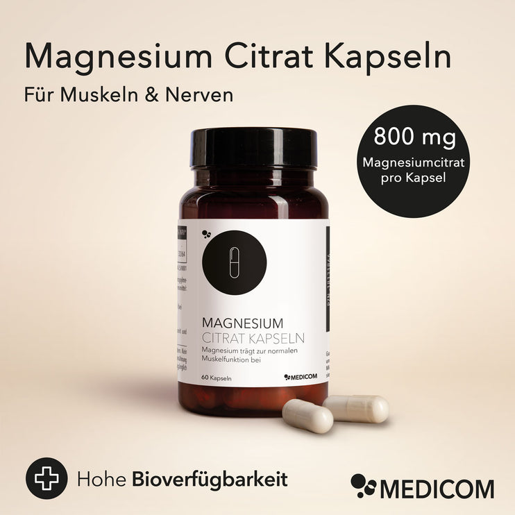 Die Produktdose von Magnesium Citrat Kapseln von Medicom mit zwei Kapseln im Vordergrund und der Angabe 800 mg Magnesiumcitrat pro Kapsel sowie die Anwendungsgebiete von Magnesium Citrat Kapseln: für Muskeln und Nerven
